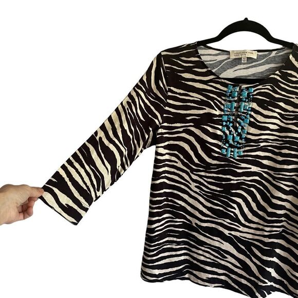 JONES NEW YORK Zebra Print Blouse Top Embellished Turquoise Stones Black Tan MP - Picture 3 of 7